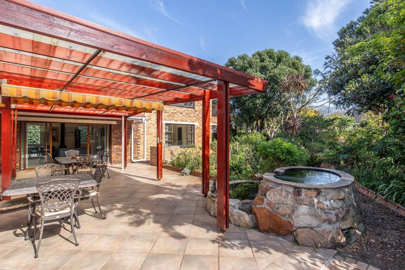 4 Bedroom Property for Sale in Bergvliet Western Cape